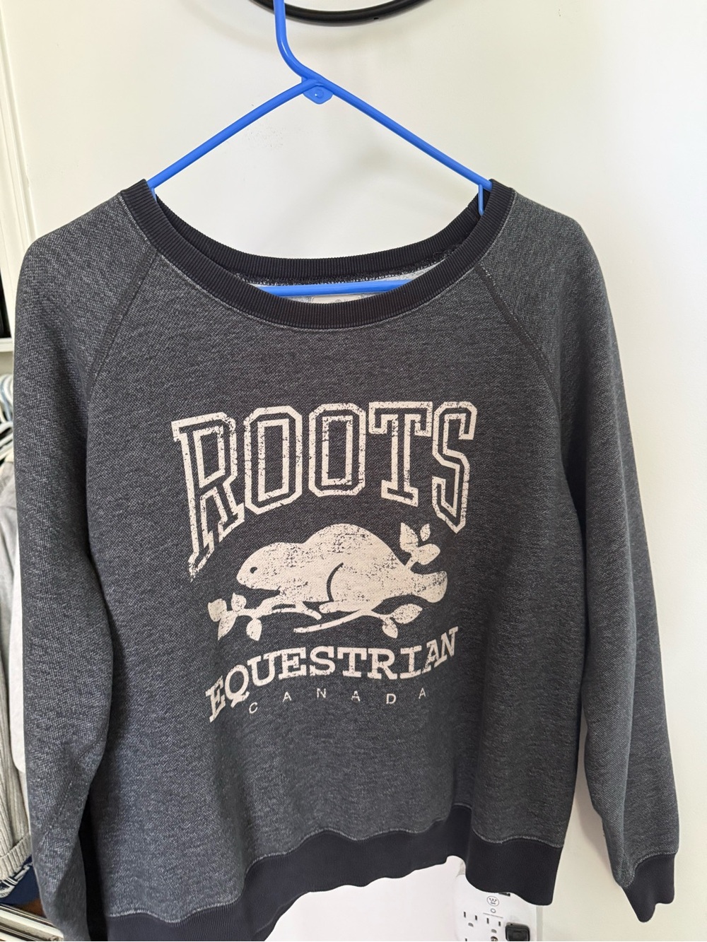 roots sweater